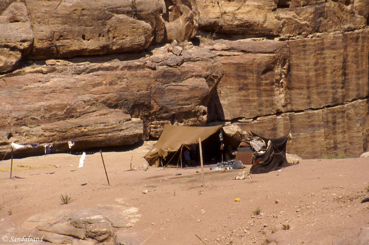 Jordan - Petra - Bedouin tents in a side valley Jordan - Petra - Beduuin tents in a side valley
