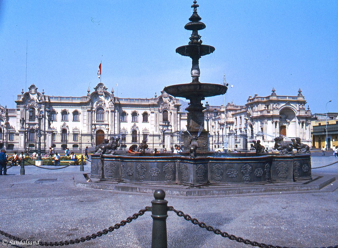 Peru - Lima - Plaza de Armas - Presidential Palace Peru - Lima - Plaza de Armas - Presidential Palace