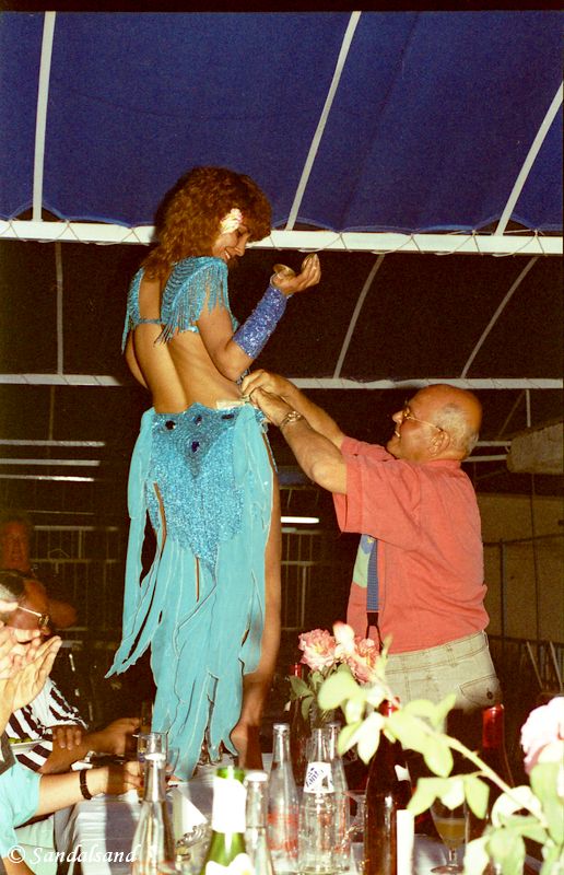 Turkey - Pamukkale - Dinner and belly dancer on the way to Alanya Turkey - Pamukkale - Dinner and belly dancer on the way to Alanya