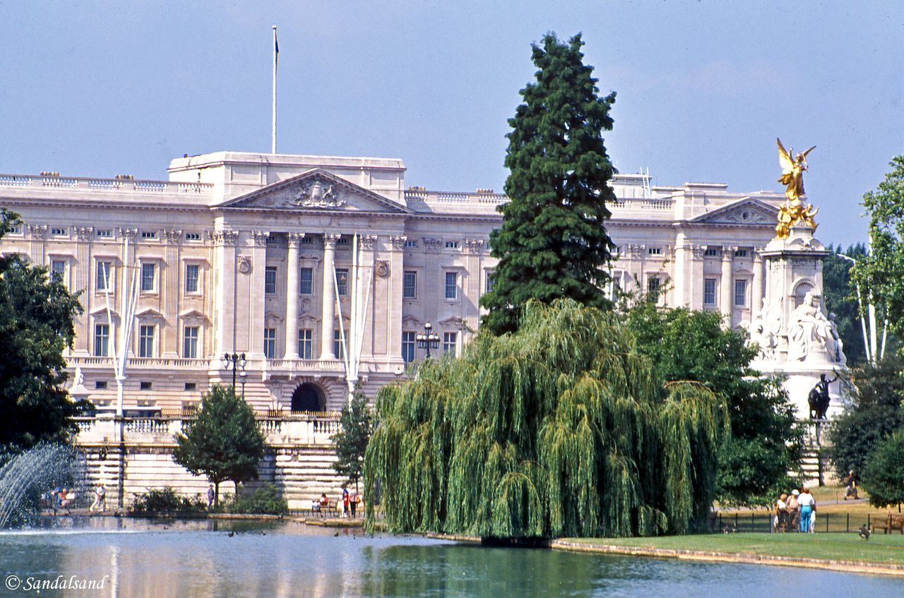 England - London - Buckingham Palace - St. James' Park 1994-07_135